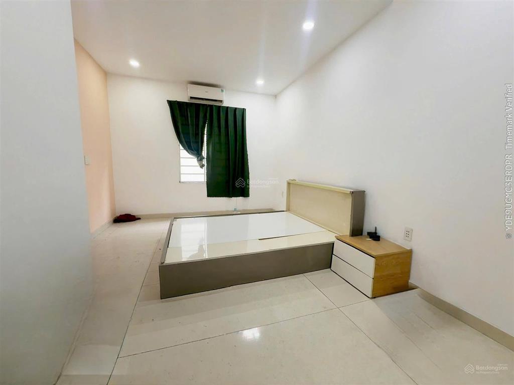 Cần bán nhà phố 3 tầng đường d11, dt 150m2. sẵn hđt,trục kinh doanh mua bán làm vp.  0975 362 ***