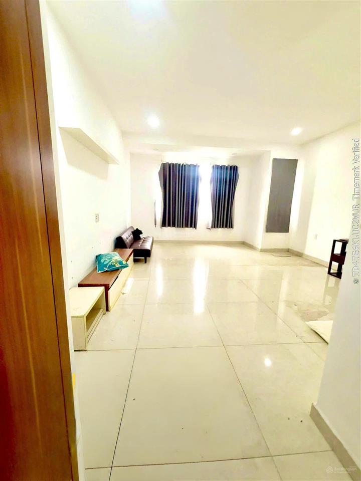 Cần bán nhà phố 3 tầng đường d11, dt 150m2. sẵn hđt,trục kinh doanh mua bán làm vp.  0975 362 ***