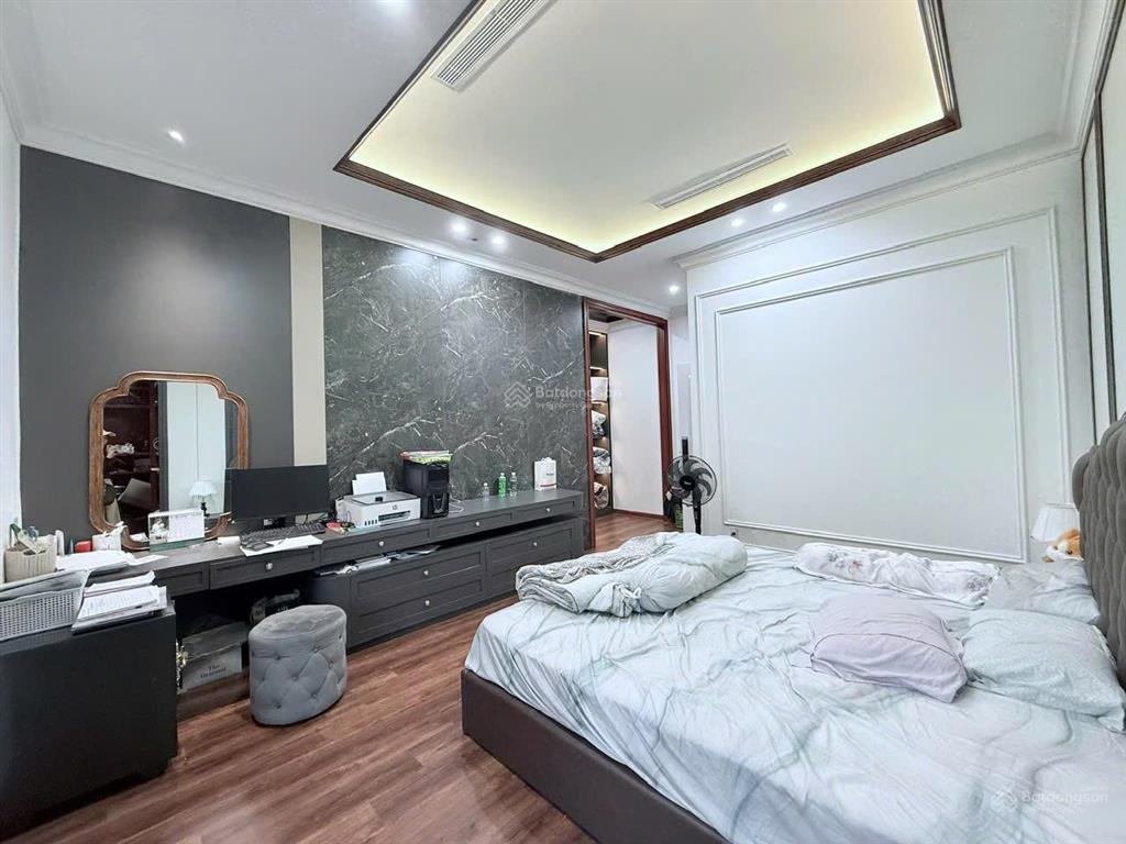 Cần bán căn biệt thự tâm huyết 7m cạnh công viên và hồ bơi the oasis. nhà mới đẹp  0975 362 ***.
