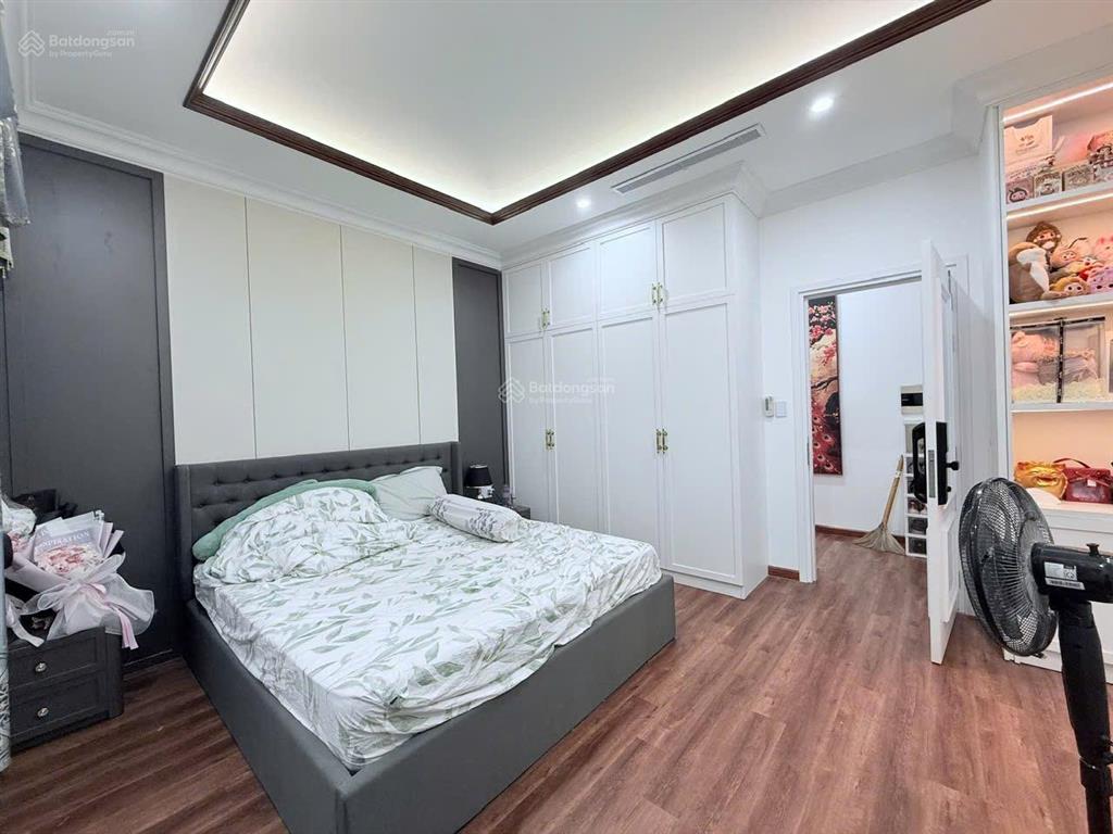 Cần bán căn biệt thự tâm huyết 7m cạnh công viên và hồ bơi the oasis. nhà mới đẹp  0975 362 ***.