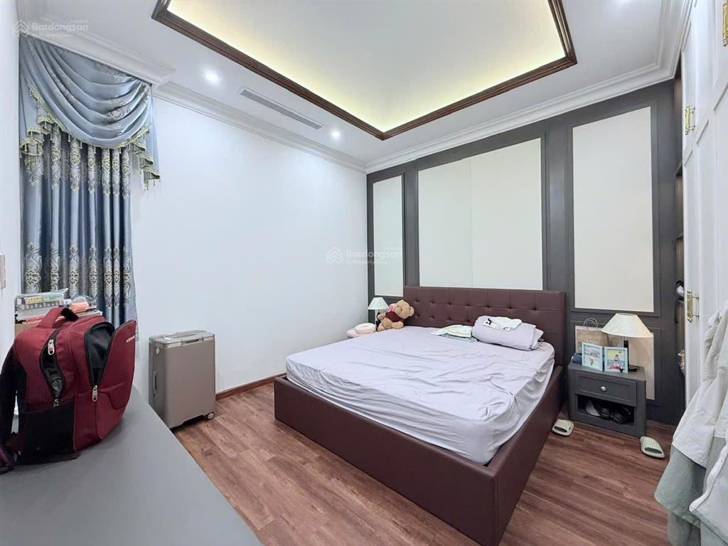 Cần bán căn biệt thự tâm huyết 7m cạnh công viên và hồ bơi the oasis. nhà mới đẹp  0975 362 ***.