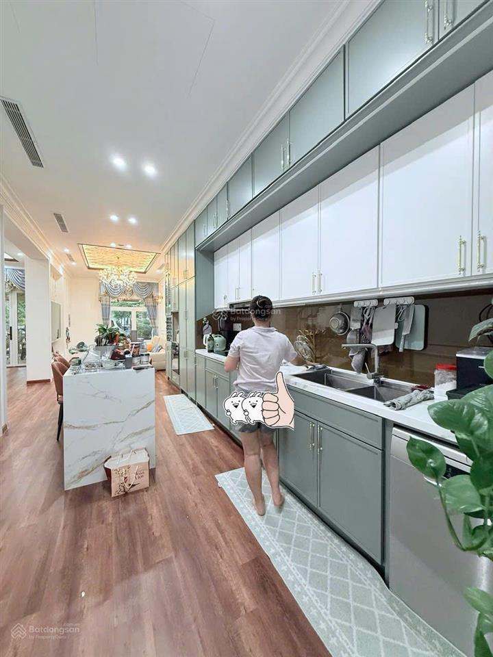 Cần bán căn biệt thự tâm huyết 7m cạnh công viên và hồ bơi the oasis. nhà mới đẹp  0975 362 ***.