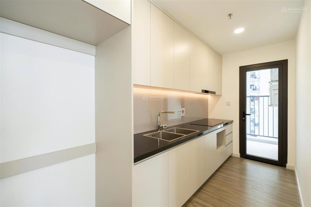 Cần bán nhanh căn hộ 57m2 giá 2tỷ65 bàn giao nội thất cao cấp hỗ trợ lãi vay 3 năm tiện đi sân bay