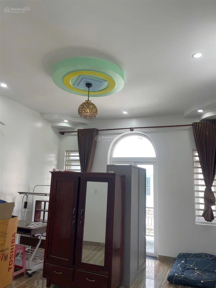 Bán nhà riêng gần uỷ ban phường hẻm ô tô tậ mn chỗ