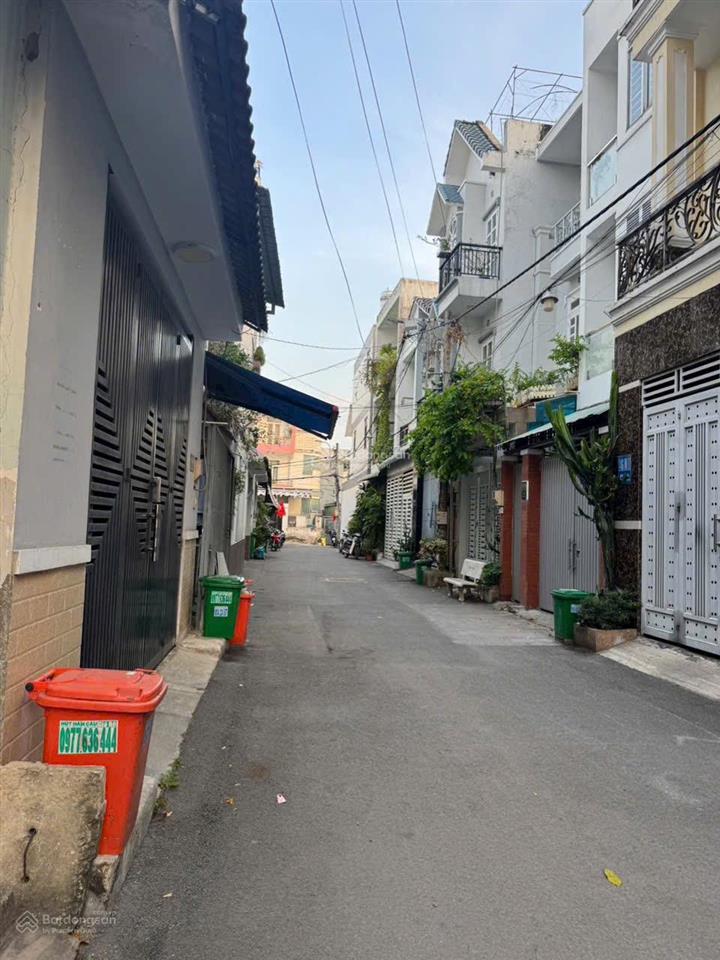 Bán nhà riêng gần uỷ ban phường hẻm ô tô tậ mn chỗ