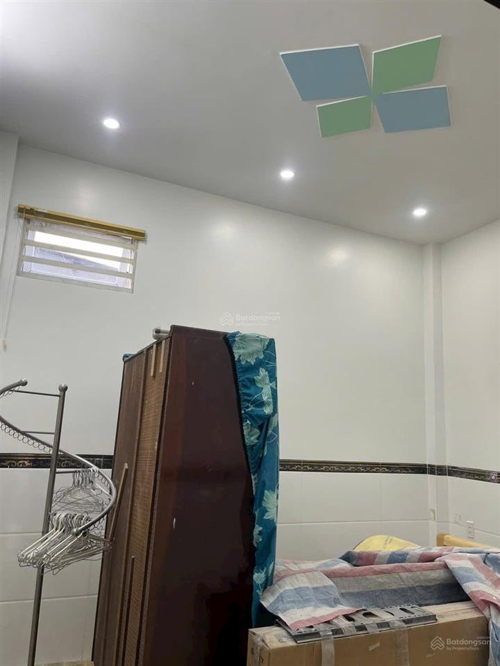 Bán nhà riêng gần uỷ ban phường hẻm ô tô tậ mn chỗ