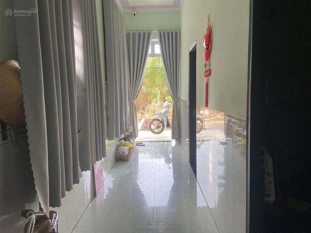 Bán nhà cấp 4 còn mới, khu vực trung hòa gần kcn bàu xéo, 822 triệu
