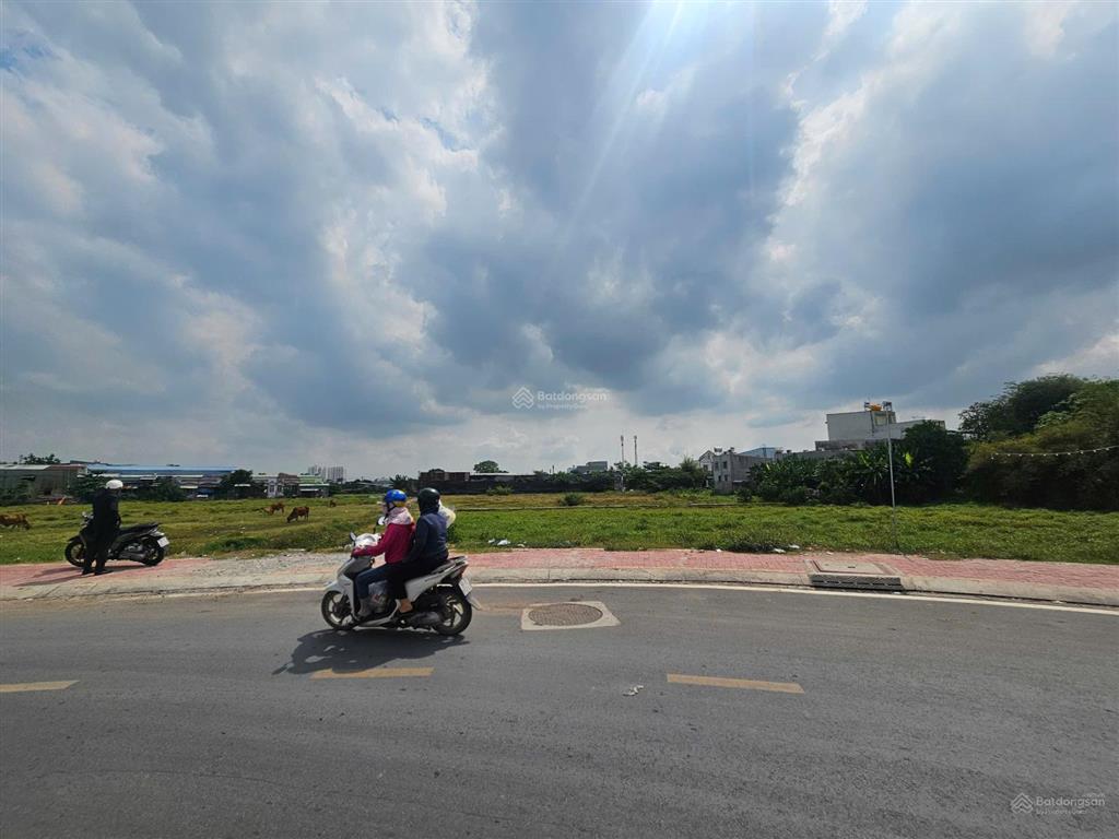 Bán 5,368.5m2 cln (quy hoạch lên thổ) ở bà điểm, hóc môn, tp. hồ chí minh 35tỷ
