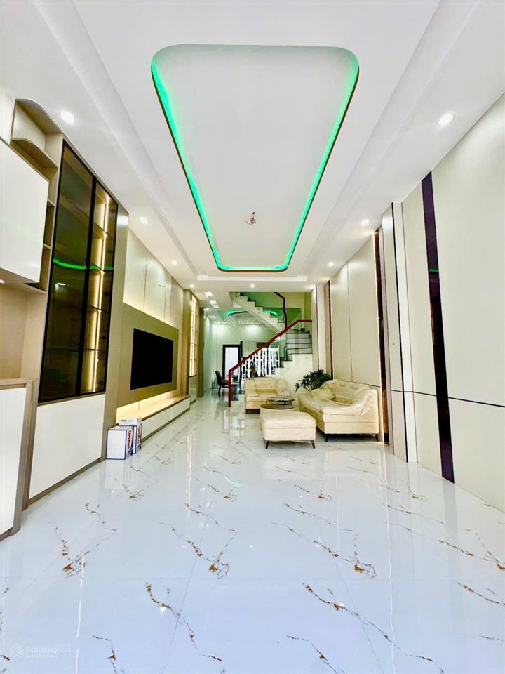 Cần bán nhà hoa hồng cao hơn 200 triệu, giá 7.9