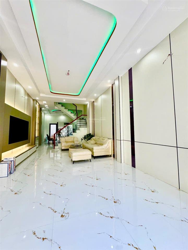 Cần bán nhà hoa hồng cao hơn 200 triệu, giá 7.9