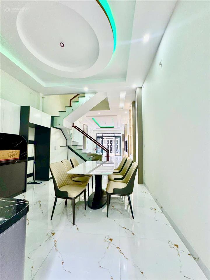 Cần bán nhà hoa hồng cao hơn 200 triệu, giá 7.9