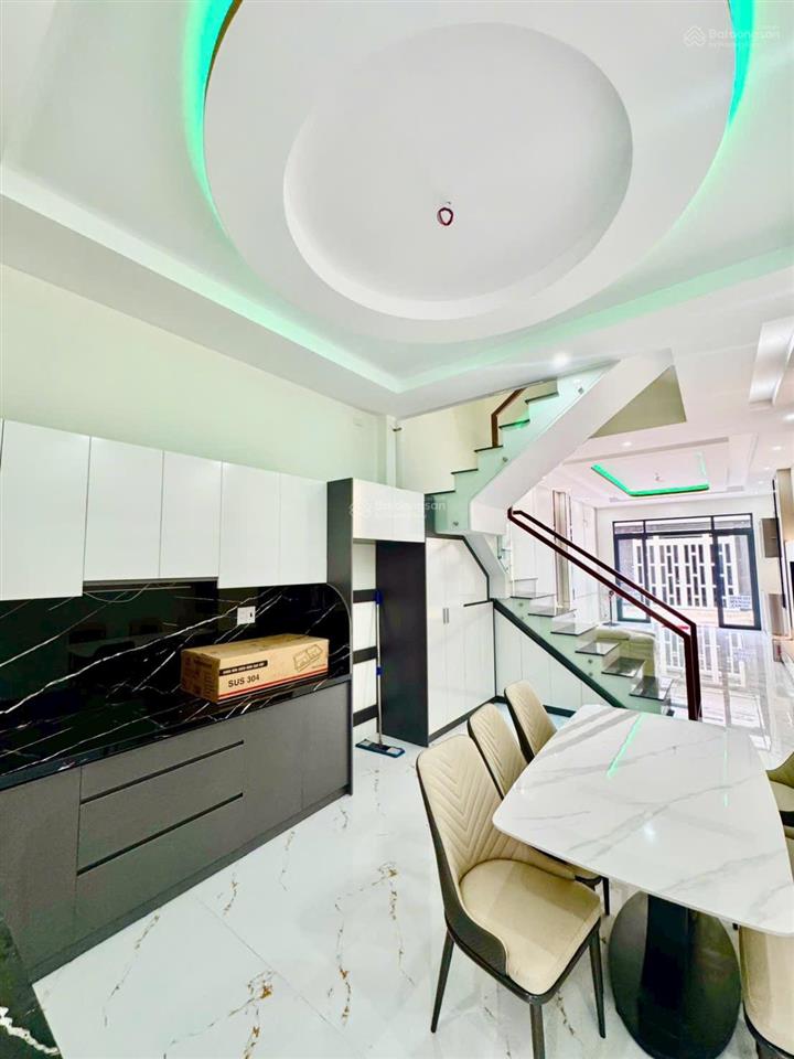 Cần bán nhà hoa hồng cao hơn 200 triệu, giá 7.9