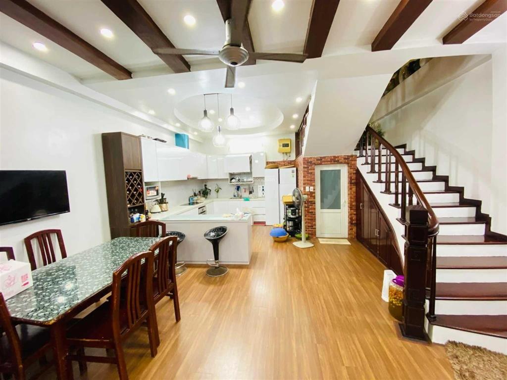 Bán nhà ngõ 120 đường kim giang, hoàng mai, dt 42m2, mặt ngõ thông kinh doanh, giá chỉ 8.95 tỷ