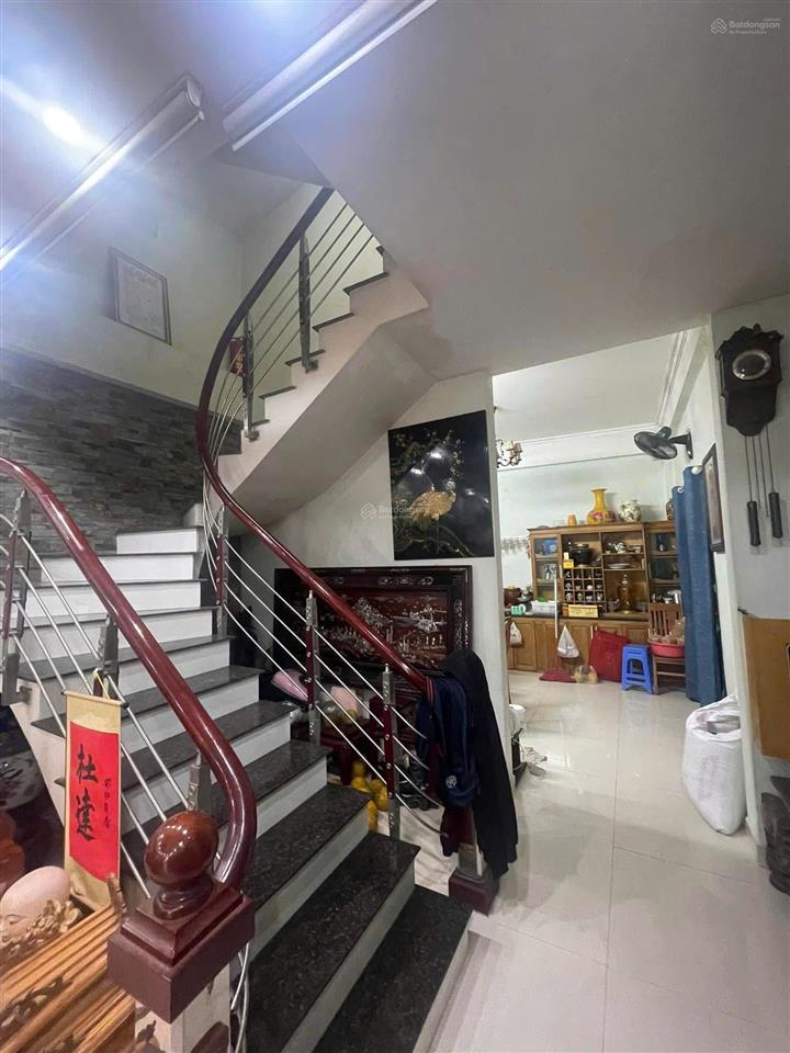 Chính chủ nhờ bán nhà đẹp dân xây, mặt ngõ phố nguyễn ngọc vũ, cầu giấy, dt 42m2, 4t, chỉ 9.25 tỷ