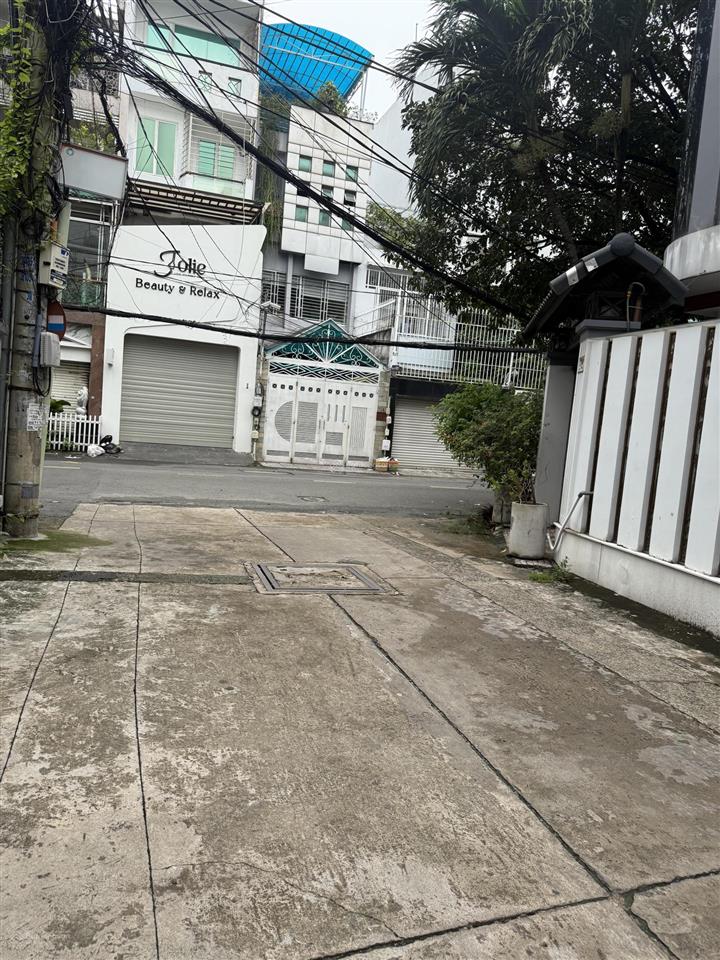 Bán nhà c4 hxh lạc long quân, p5, q11, dt 3,7x13,3m, giá 6,7 tỷ tl,  0916 103 ***