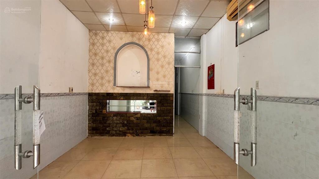 Bán nhà c4 hxh lạc long quân, p5, q11, dt 3,7x13,3m, giá 6,7 tỷ tl,  0916 103 ***