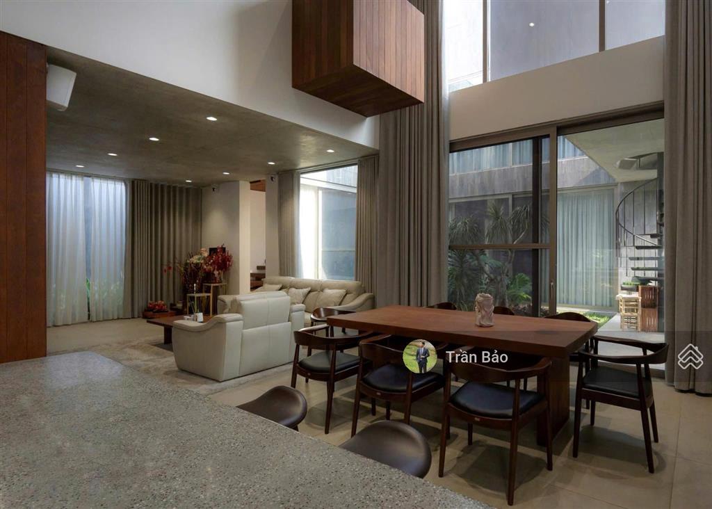 Hàng kín chưa có trên thị trường. góc 2mt khu compound đường trần não. 12x16m cn 162m. giá 55 tỷ