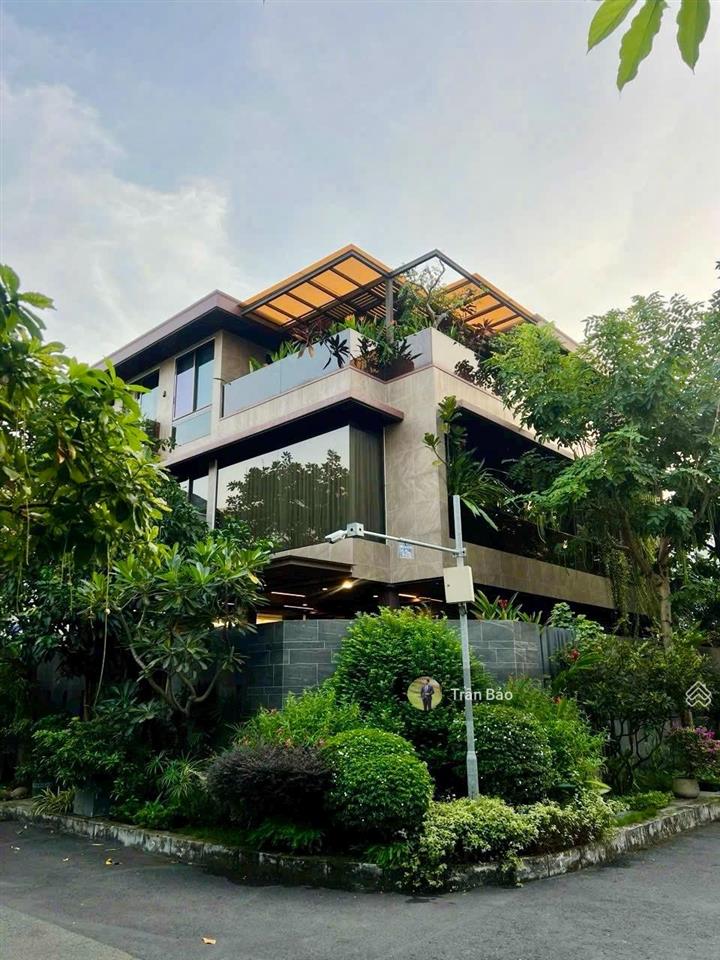 Hàng kín chưa có trên thị trường. góc 2mt khu compound đường trần não. 12x16m cn 162m. giá 55 tỷ