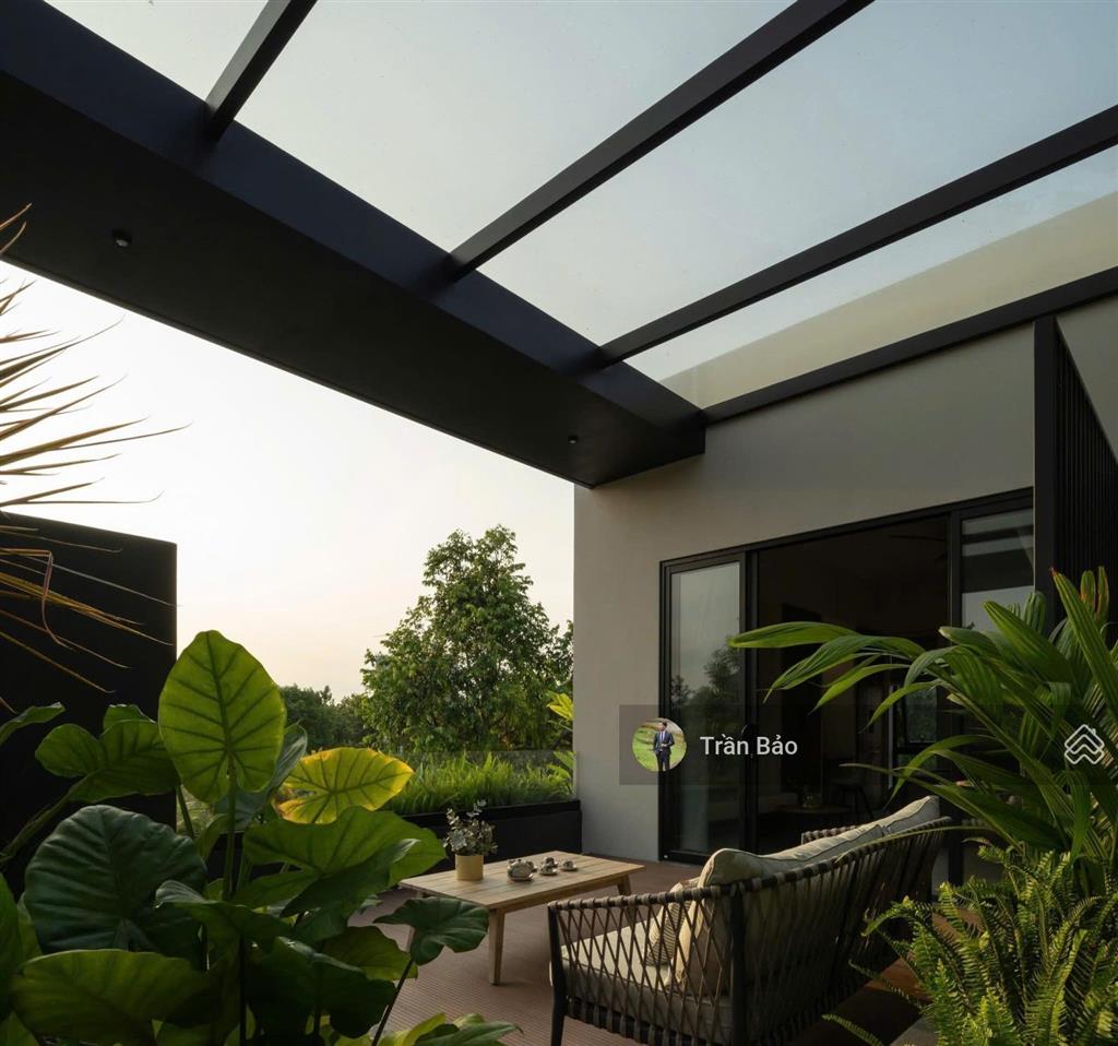 Hàng kín chưa có trên thị trường. góc 2mt khu compound đường trần não. 12x16m cn 162m. giá 55 tỷ