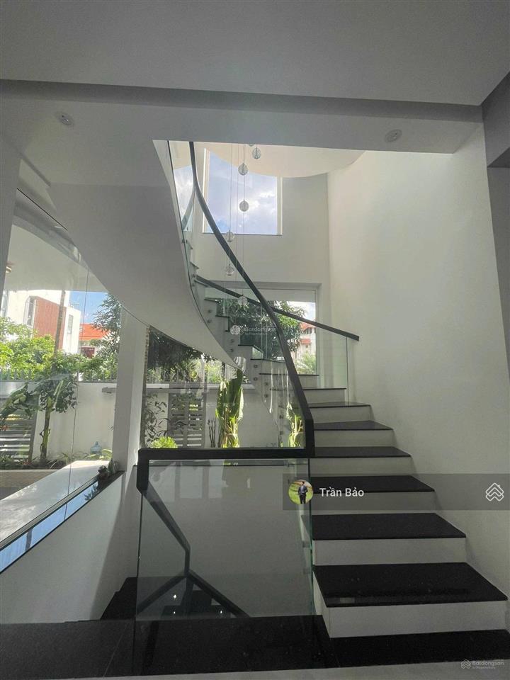 Rẻ nhất thị trường. chỉ với 47 tỷ sở hữu ngay biệt thự view trực diện sông sài gòn. 15x20m cn 320m2