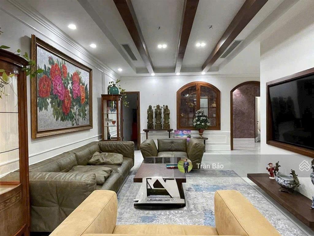 Hiếm. biệt thự đẹp hầm  3 tầng. mặt tiền cao đức lân, an phú, quận 2. 10x16m. cn 160m. giá 43 tỷ