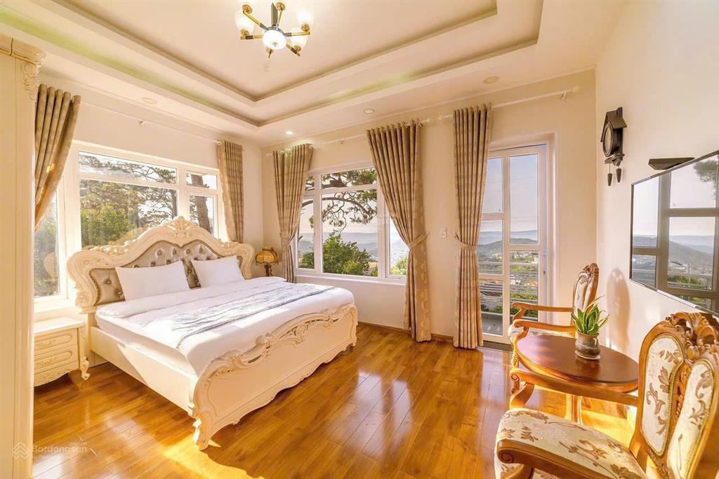 Biệt thự / dinh thự vip, kế bên dinh nam phương hoàng hậu, tp đà lạt. giá 99tỷ