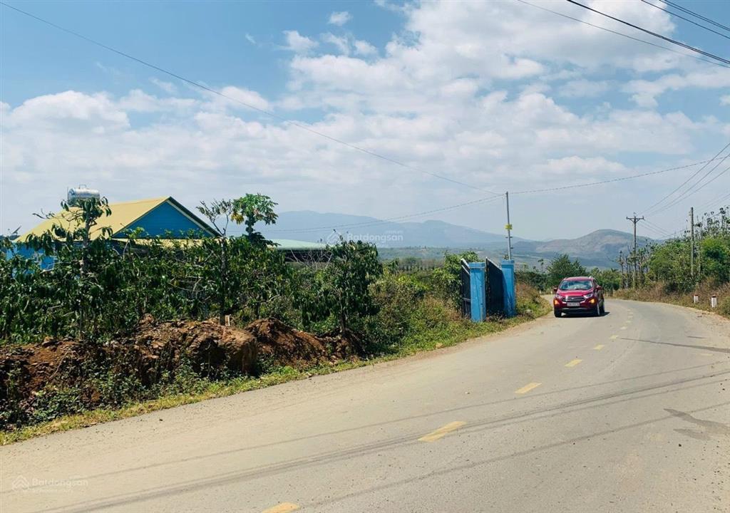 Đất đẹp đức trọng, dt 6.769m² mặt tiền đường nhựa, view đẹp, chuyển được full thổ cư, đã xây nhà