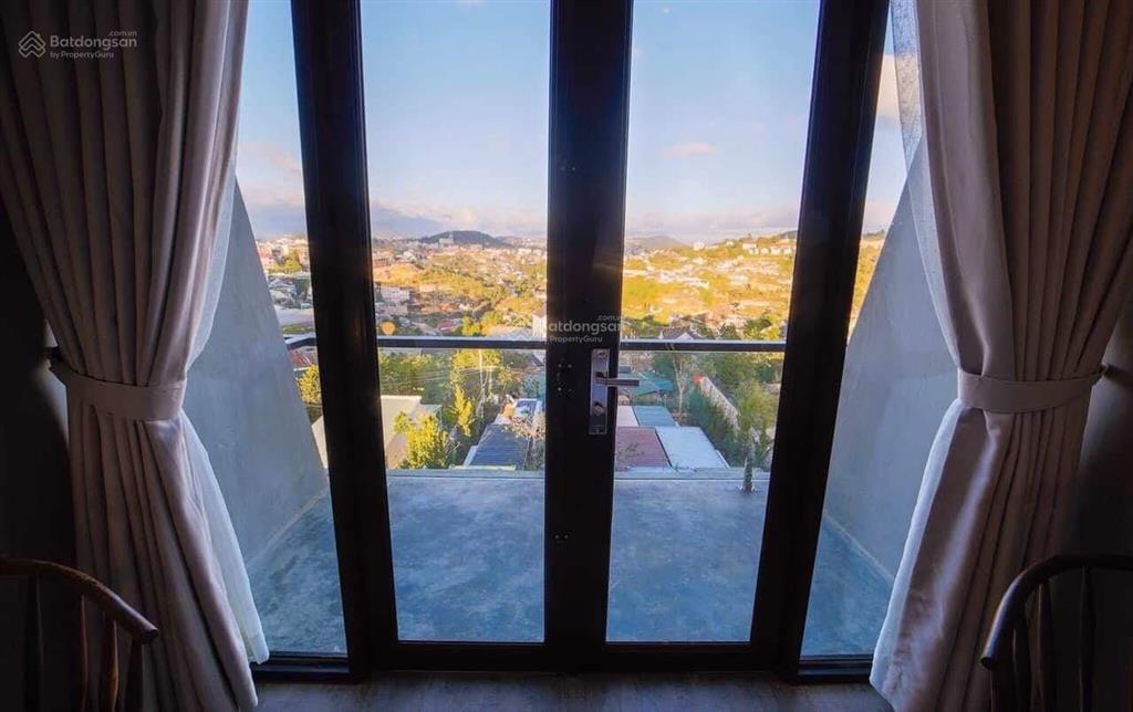 Biệt thự khách sạn mới, kiến trúc châu âu, gần dinh 3 bảo đại, view đẹp toàn cảnh, vị trí độc tôn