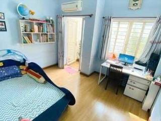 Nhà phố hiện đại 4 tầng mới đẹp ở ngay  đang cho thuê 16 triệu/ tháng  52m2  chỉ 8.1 tỷ