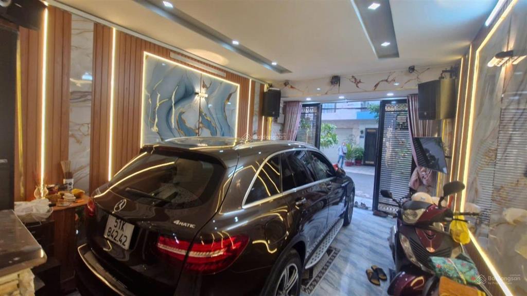 Bán gấp nhà phố 5 tầng kdc vip  sát phú mỹ hưng  chỉ 8 tỷ (nhỏ xíu)