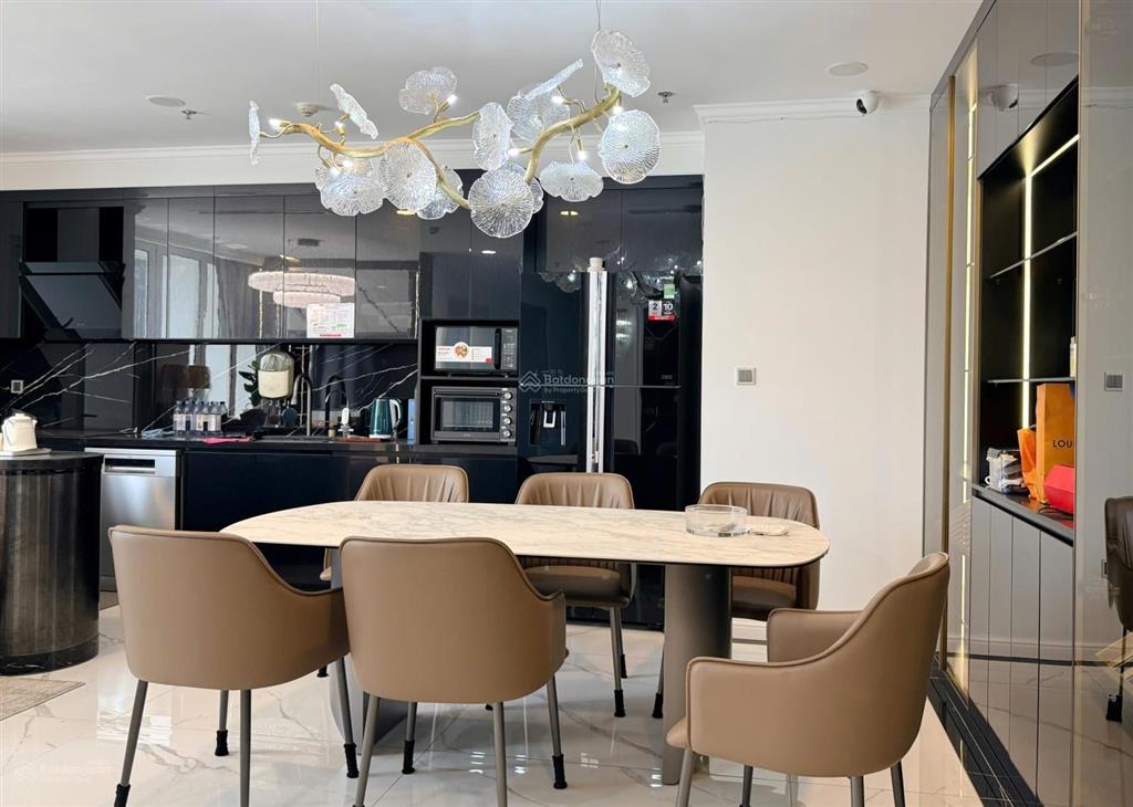 Chính chủ gửi bán các căn hộ 4pn giá thực tế mới nhất, view sông, công viên công viên trực diện