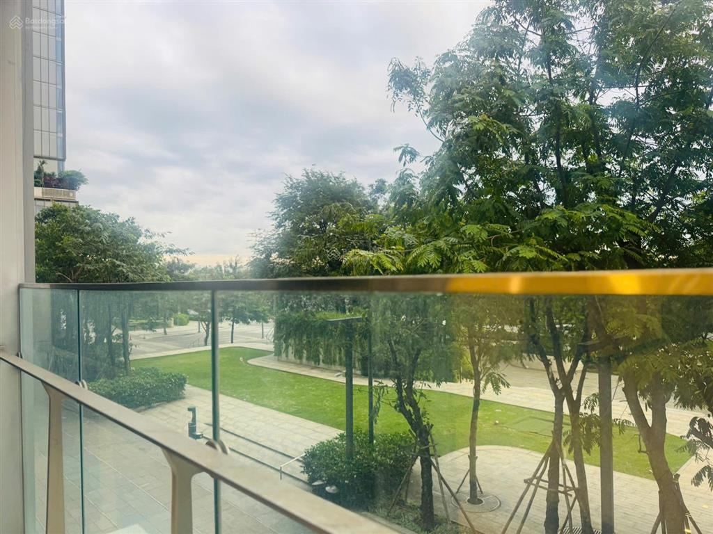 Cần bán nhanh căn hộ 2pn empire city thủ thiêm giá 19,3 tỷ all . huỳnh thư 0905 724 ***