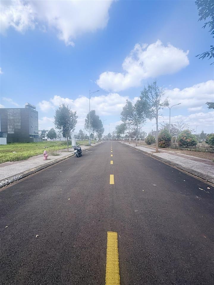 Đất nền kđt ân phú đối diện công viên  lk5