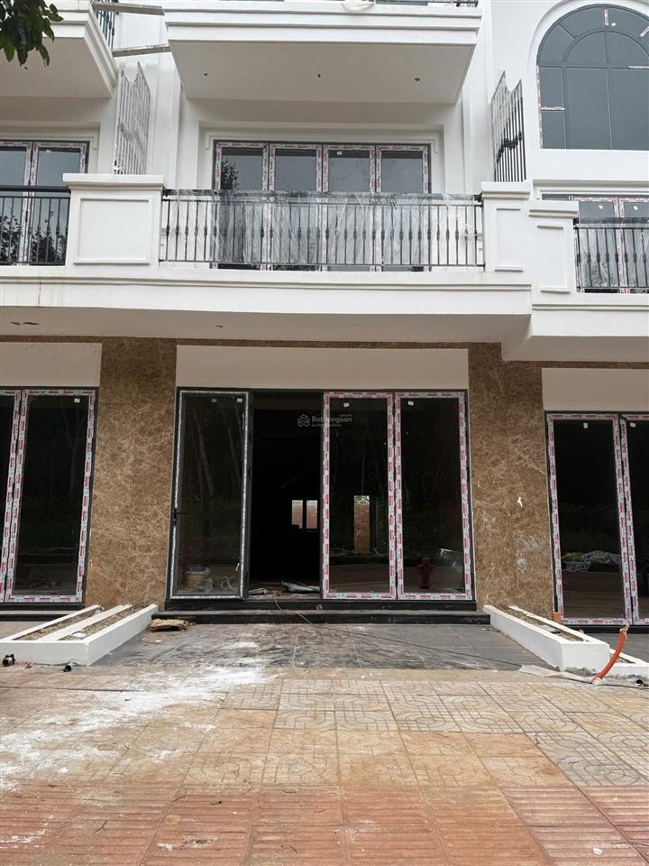 Bán nhà kđt ân phú mặt tiền đường 32m