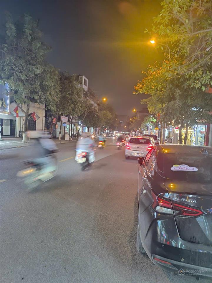 Bán nhà trâu quỳ, gia lâm, dt 210m, mt= hậu 10m, đường ô tô tránh, kinh doanh tấp nập, giá 46,x tỷ.