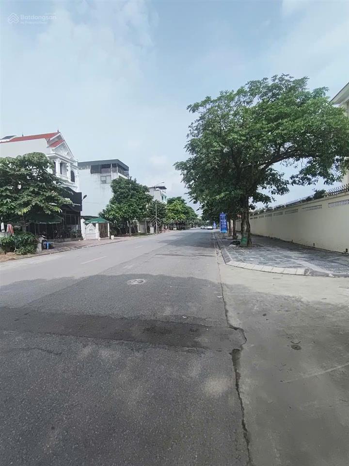 Bán đất khu 31ha, trâu quỳ, gia lâm, dt 109m, mt 7m, ô tô tránh,kinh doanh, giá 20,350 tỷ( có tl)