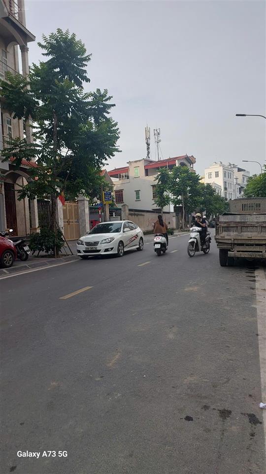 Bán đất trâu quỳ, gia lâm, diện tích 62m, mt 19m, lô góc đường ô tô tránh, kinh doanh, nhỉnh 9 tỷ.