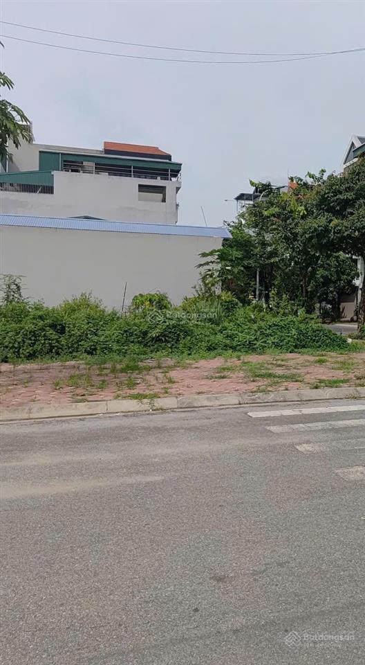 Bán đất tđc đoàn quang dung, trâu quỳ, gia lâm, dt 100m, mt 6,8m, đường 22m, vỉa hè, giá 24,x tỷ.
