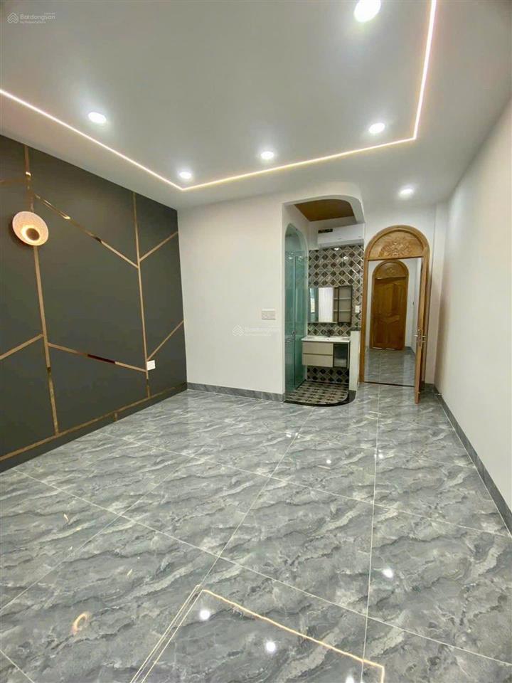 Bán nhà mặt tiền lê lâm, q. tân phú, nhà mới 6tầng, 88m2, thang máy 450kg, full nội thất cao cấp.
