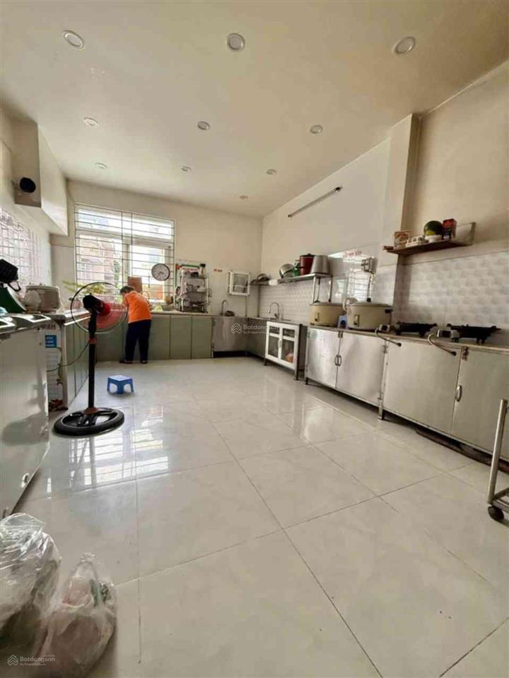Nhà mặt tiền kd, 6 tầng st, 4x20m, dòng tiền 30tr/th, khu sầm uất tây thạnh, q. tân phú