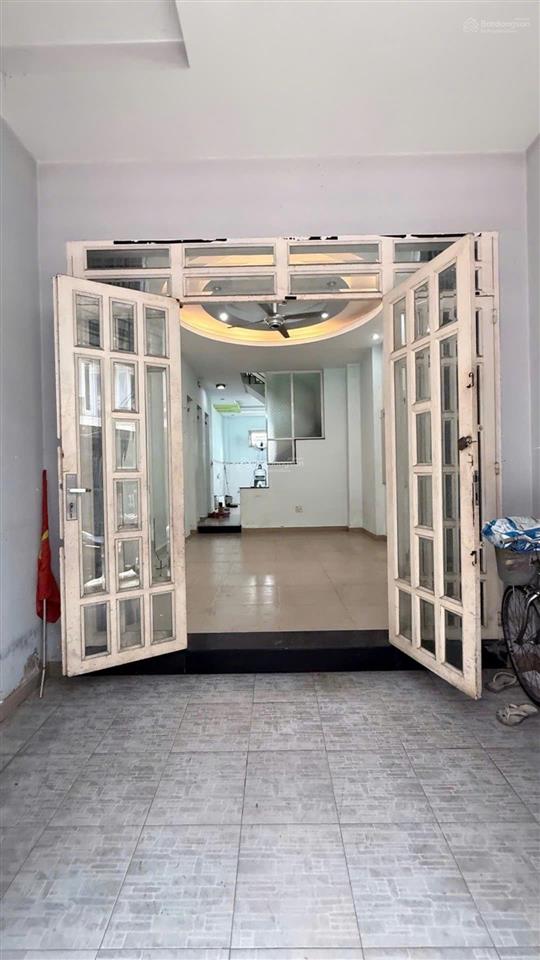 Chợ vải phú thọ hòa, nhà 3 tầng đúc, 4x20m, oto ngủ trong nhà