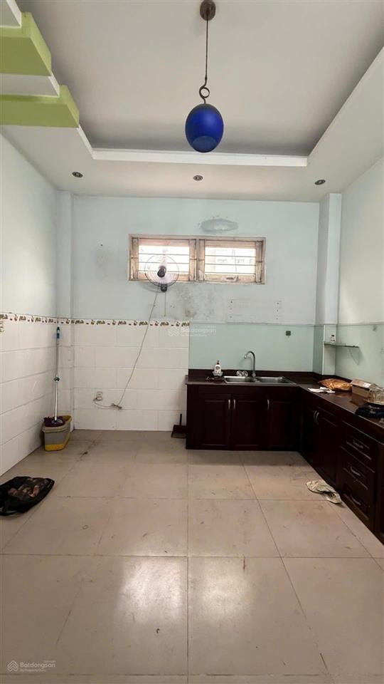 Chợ vải phú thọ hòa, nhà 3 tầng đúc, 4x20m, oto ngủ trong nhà