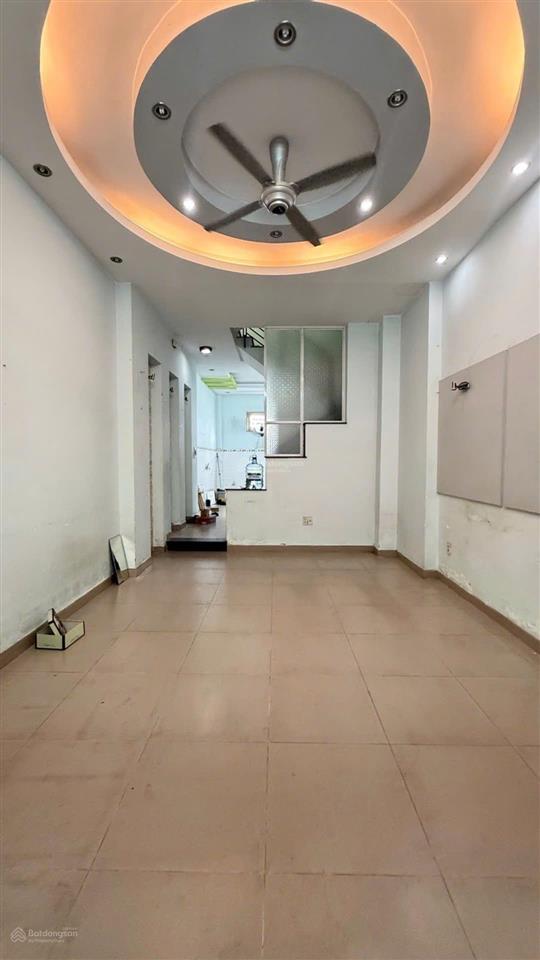 Chợ vải phú thọ hòa, nhà 3 tầng đúc, 4x20m, oto ngủ trong nhà
