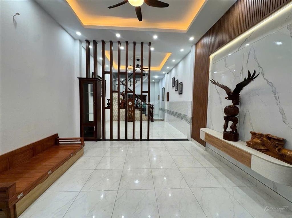 Tân sơn nhì, q. tân phú, trệt 2lầu, 88m2 n.4m, oto vô nhà, cách mt 30m
