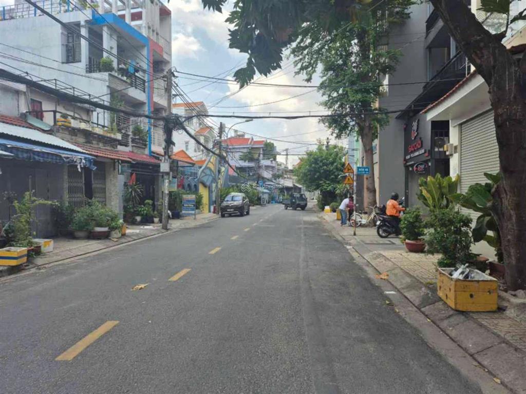 Nhà mặt tiền 4 tầng btct, 4x20m vuông vức, khu sầm uất tân sơn nhì, tân phú