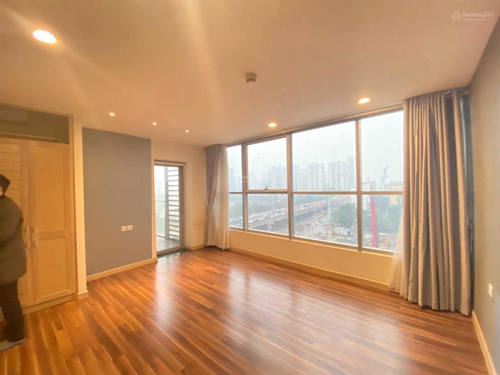 (giảm giá) bán gấp căn hộ 3pn thăng long n01 tầng trung 117m2 có slot oto gia giá 9,9 tỷ