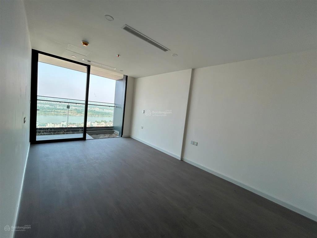 Bán căn đập thông sunshine golden river 280m tầng trung view sông hồng & cầu nhật tân