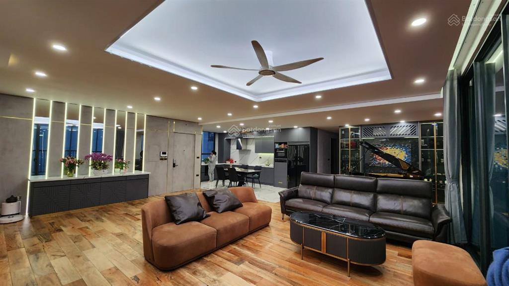 Cần bán rất gấp căn hộ 5pn dolphin plaza 380m2 ban công hướng đb view nhìn thành phố rất thoáng