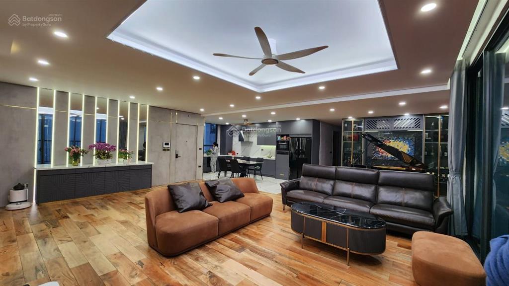 Cần bán rất gấp căn hộ 5pn dolphin plaza 380m2 ban công hướng đb view nhìn thành phố rất thoáng