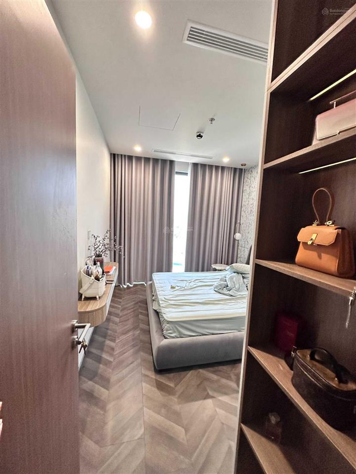 Bán gấp căn hộ 135m2, 3 phòng ngủ, nhà full đồ, view thoáng, chung cư mandarin garden giá 105tr/m